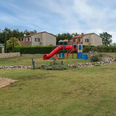 Sunny House With Private Pool