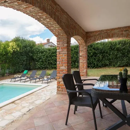 Sunny House With Private Pool Holiday home