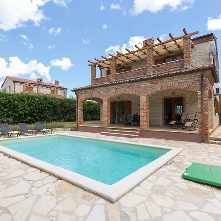 Sunny House With Private Pool *