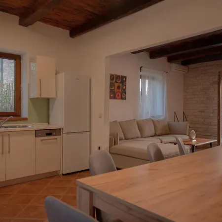 Sunny House With Private Pool Nyaraló Butkovići
